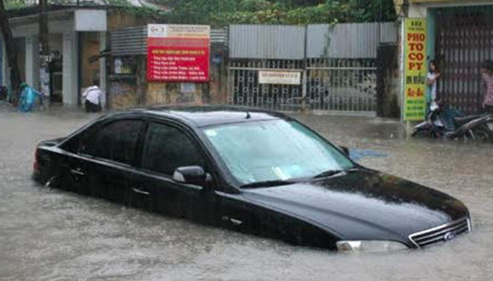 Xe ô tô bị ngập nước