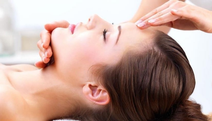 massage đầu thư giãn đơn giản