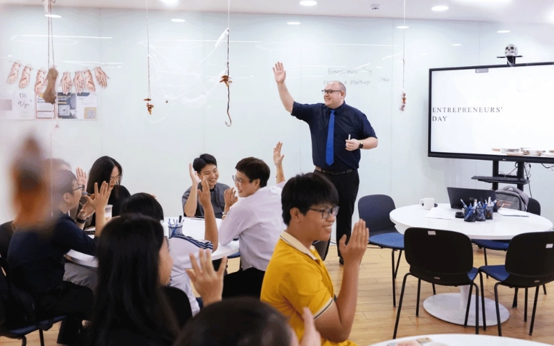 Tương tác giữa học viên và giáo viên