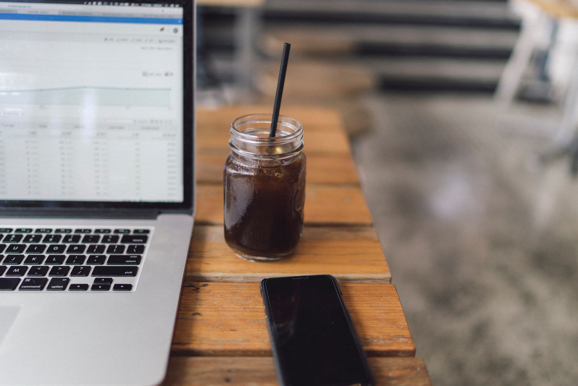 Phí nền tảng gần như cố định khi doanh thu khóa học online tăng